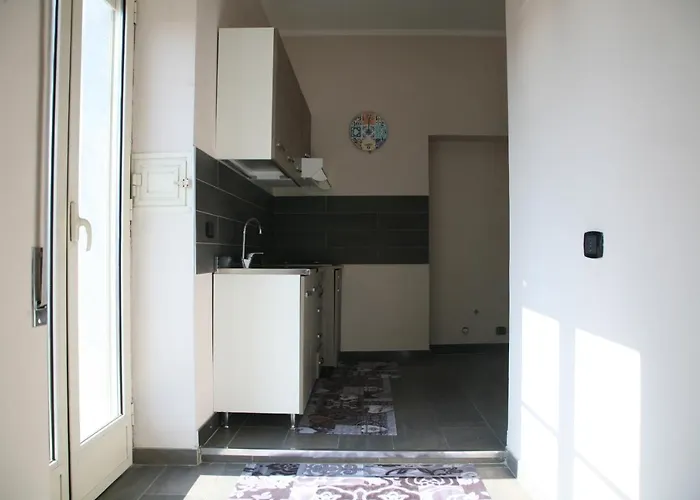 Dimora Portanolana 3* نابولي